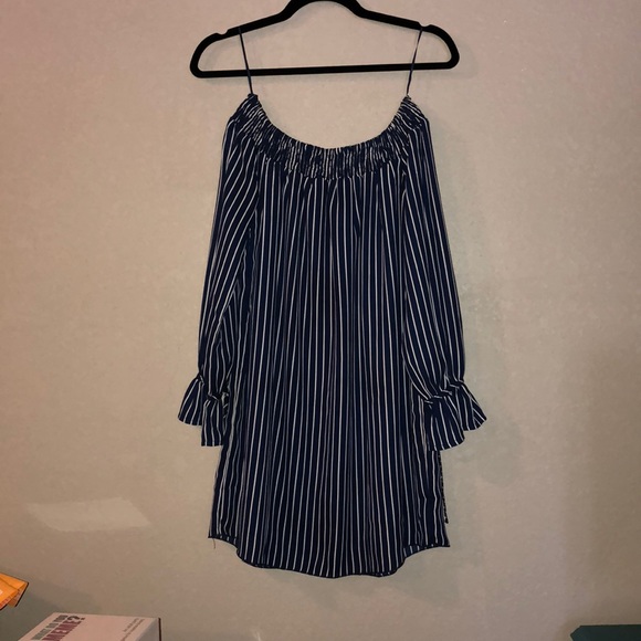 Off the shoulder dress - Picture 1 of 1